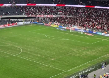 El césped del Monumental no llegará bien al Superclásico