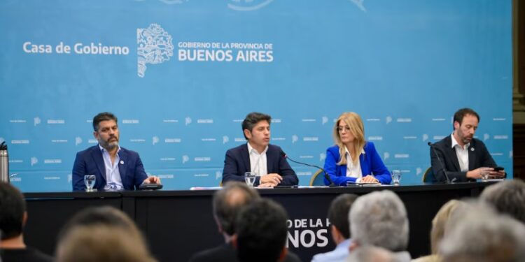 Relegado del desembolso de Milei a 12 provincias, Kicillof se aferra a un fallo de la Corte en busca de fondos para Buenos Aires