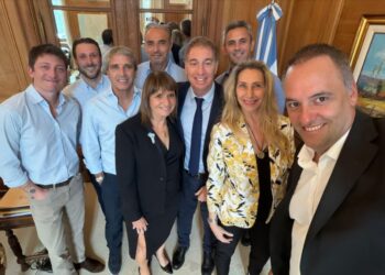 El Gobierno admite una falta de ritmo en la gestión por el impacto del caso Adorni y las diferencias internas