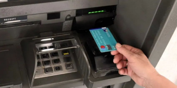 SUELDOS DE ABRIL: PASIVOS COBRAN EL 29 Y ACTIVOS EL 30