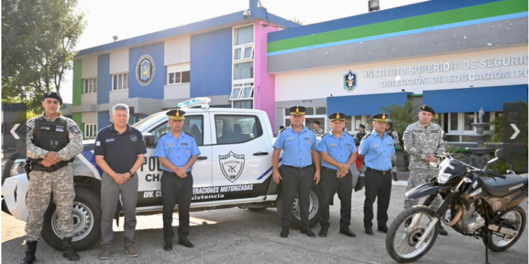CHACO REFUERZA LA SEGURIDAD: MATKOVICH ENTREGÓ NUEVA CAMIONETA AL C.O.M. PARA EL GRAN RESISTENCIA