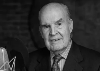Murió Julio Ricardo, voz inconfundible del periodismo deportivo argentino