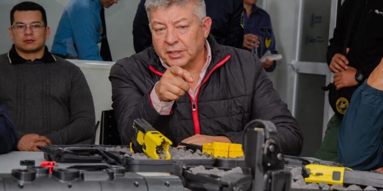 CHACO INCORPORÓ LAS PRIMERAS TASER PARA FORTALECER LA SEGURIDAD Y MODERNIZAR A LA POLICÍA