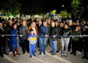 ZDERO INAUGURÓ NUEVAS CUADRAS DE PAVIMENTO URBANO EN CAMPO LARGO Y DESTACÓ EL CRECIMIENTO DE LA LOCALIDAD
