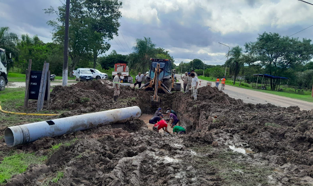 SAMEEP REPARÓ UN CAÑO MAESTRO Y SE NORMALIZA EL SERVICIO DE AGUA POTABLE EN VARIAS LOCALIDADES