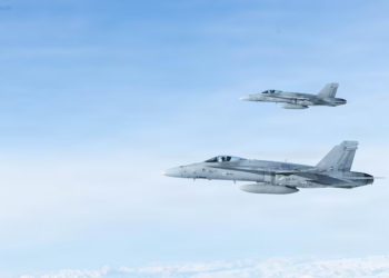 Conmoción en Idaho: dos aviones de combate F-18 colisionaron en pleno vuelo durante un festival aéreo militar
