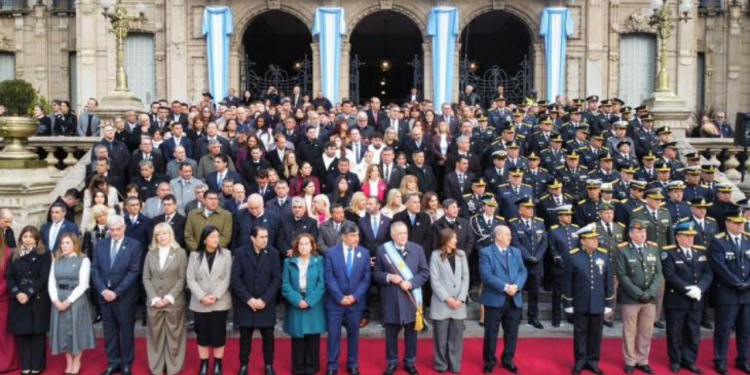 Intimidad del poder: el mensaje clave de Karina Milei, la invitación a Santiago Caputo y los gestos políticos en el Tedeum del 25 de Mayo