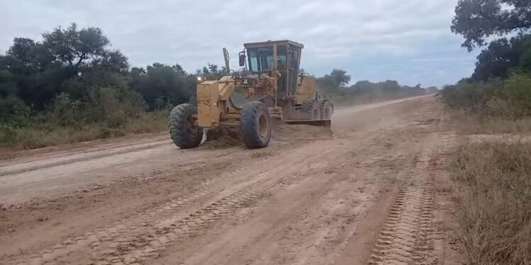 VIALIDAD PROVINCIAL EJECUTA TRABAJOS DE MEJORAMIENTO SOBRE LA RUTA PROVINCIAL Nº 9 EN EL IMPENETRABLE CHAQUEÑO