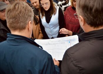 TERMINÓ LA ESPERA EN TRES ISLETAS: LLEGA EL PAVIMENTO A UNA DE LAS AVENIDAS MÁS IMPORTANTES DE LA CIUDAD