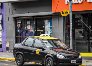 Violenta pelea entre taxistas y conductores de apps paraliza el Concejo marplatense