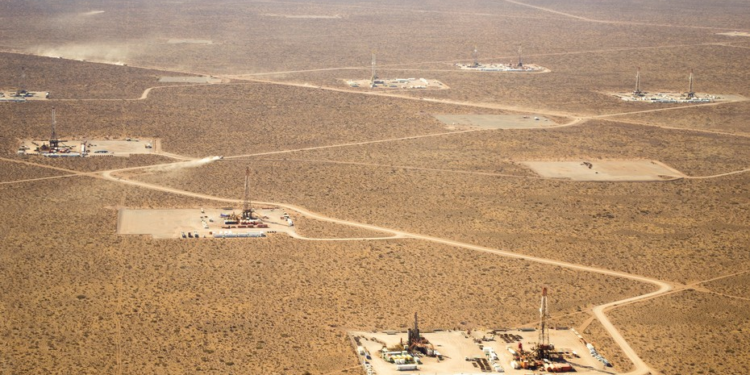 Vaca Muerta emerge como alternativa energética ante crisis en Medio Oriente