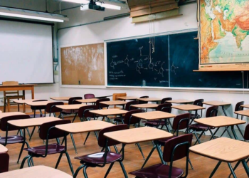 Estudiante expulsado amenaza colegio tras reincorporación judicial
