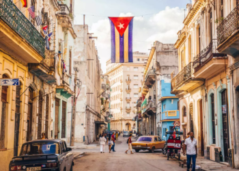 Cuba anuncia reformas económicas para abrir turismo e inversiones extranjeras