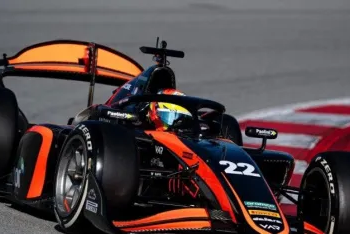 Nicolás Varrone cerca de los puntos en Fórmula 2 pero cae al final