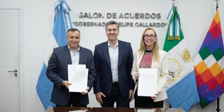 FIRMA DE ACUERDO INTERNACIONAL: LA PROVINCIA FORTALECE SUS POLÍTICAS SANITARIAS JUNTO A LA OPS