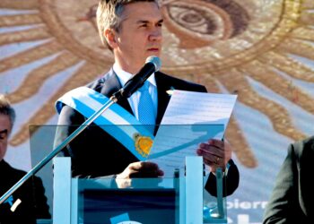 PROMESA DE LEALTAD A LA BANDERA: «LA PATRIA NOS PERTENECE A TODOS Y ENTRE TODOS, TENEMOS QUE CUIDARLA», DESTACÓ ZDERO