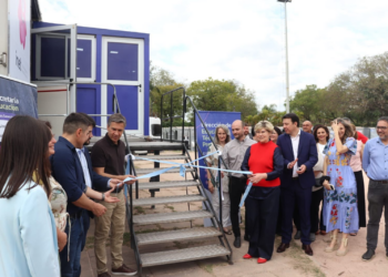 EDUCACIÓN INAUGURÓ EL AULA TALLER MÓVIL “SABERES DIGITALES” EN LA BIENAL 2026