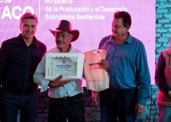 Apuestas al Impenetrable: Zdero reunió a productores apícolas y prometió impulsar la exportación de miel chaqueña