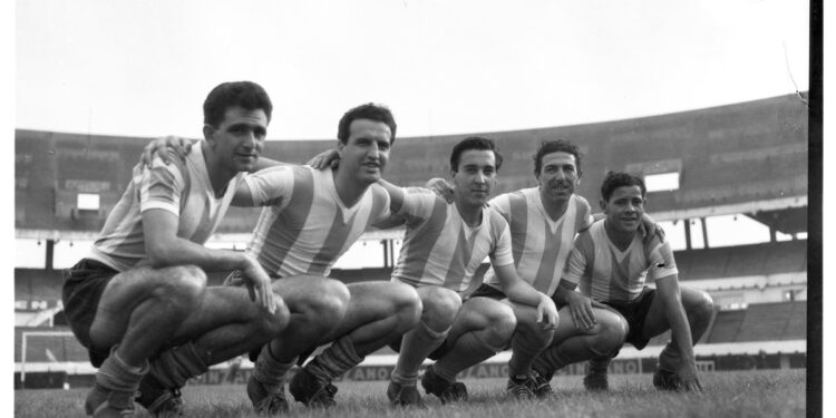 De Labruna a Messi y la herencia vacante: la intrincada historia de la '10' de la Selección Argentina