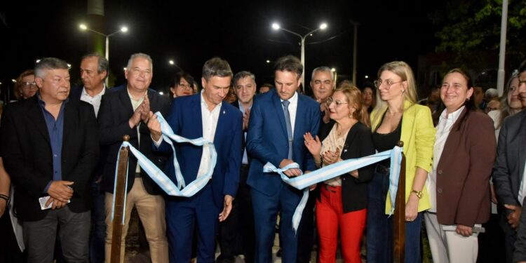 Fontana conmemoró su 110° aniversario con la puesta en valor de su chimenea histórica y anuncios de infraestructura