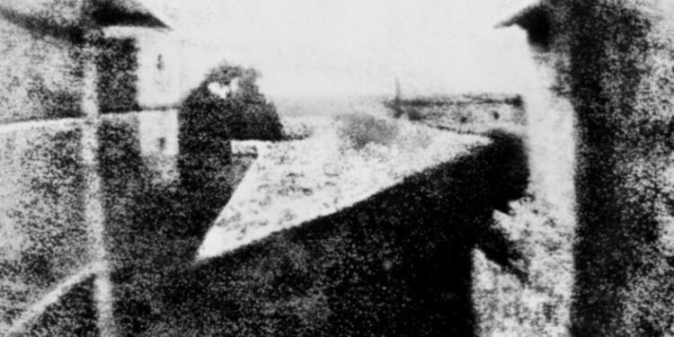Francia recupera la primera fotografía de la historia tras dos siglos para encabezar una gigantesca apuesta cultural