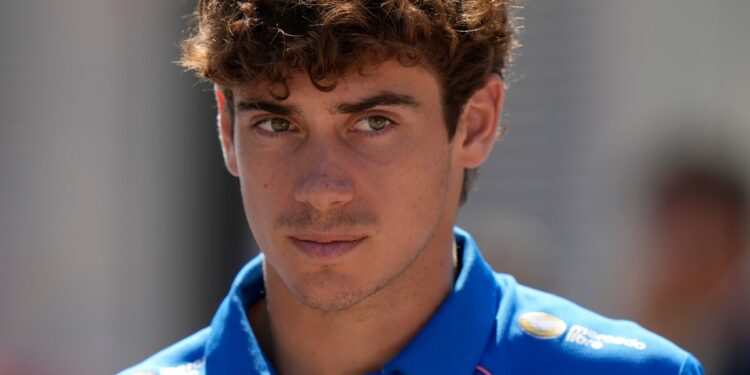 Franco Colapinto brilló en el inicio de Monza con las mejoras de Alpine, pero un mazazo en el escritorio sacudió al equi