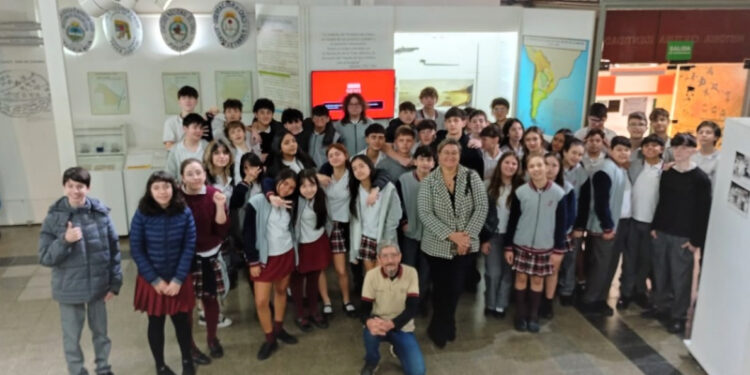 Identidad chaqueña en las aulas: alumnos del Colegio Leloir resignifican la historia local en el Museo del Hombre