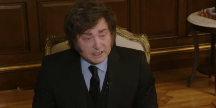 Javier Milei desconoció los índices oficiales, negó la recesión y atribuyó la caída del consumo al comercio digital
