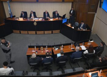 Juicio de los Cuadernos: la fuerza policial confirmó filtraciones a la prensa y la ausencia de bolsos en los allanamient