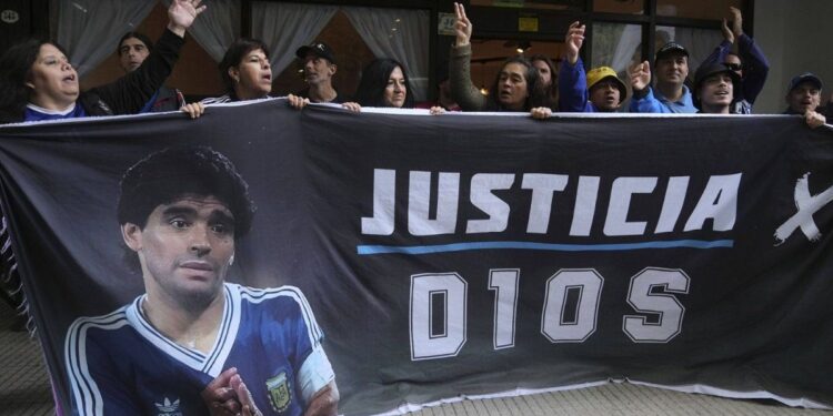 Juicio por la muerte de Maradona: declaran tres psiquiatras clave y las defensas redoblan la presión contra la junta méd