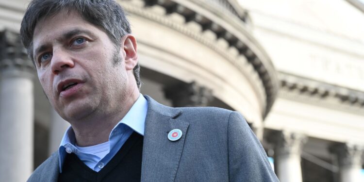 Kicillof desembarca en Misiones: sintonía con Passalacqua, choque con Milei y un mensaje a la interna