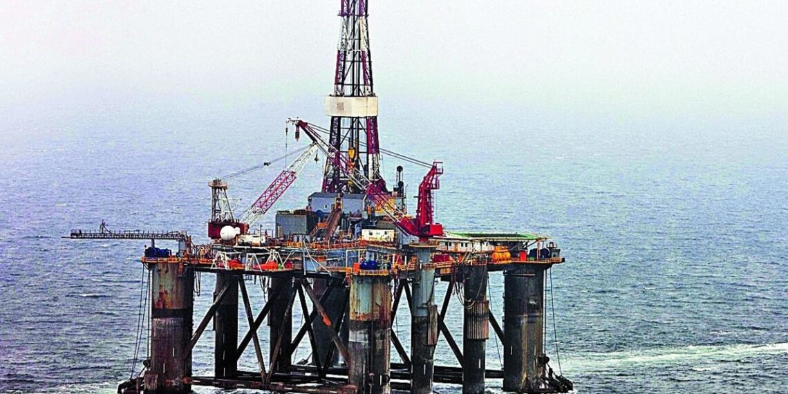 Malvinas como pantalla: el Gobierno envió un megaproyecto que endurece penas petroleras y reforma Defensa y el Código Pe