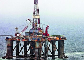 Malvinas como pantalla: el Gobierno envió un megaproyecto que endurece penas petroleras y reforma Defensa y el Código Pe