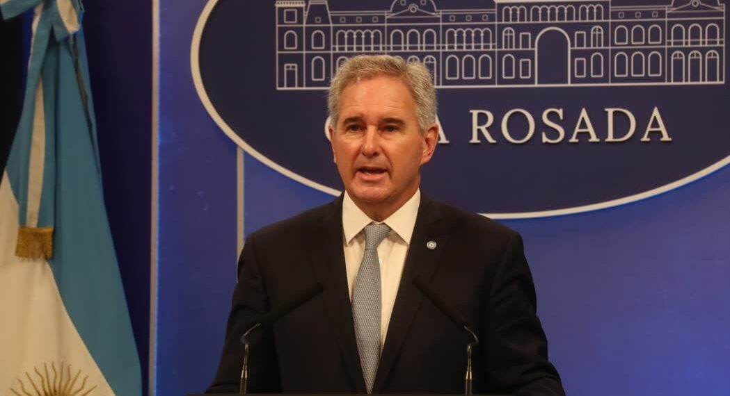 Malvinas o Vaca Muerta: el Gobierno reglamentó sanciones y acorrala a las petroleras que operen en las islas