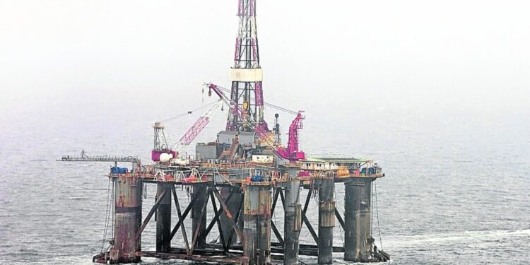 Milei endurece por decreto las sanciones a petroleras en Malvinas y les cierra el acceso al RIGI