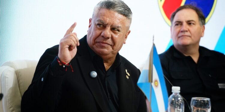 Revés judicial para Chiqui Tapia: la Justicia revocó el polémico "bozal legal" contra los periodistas que investigan a l