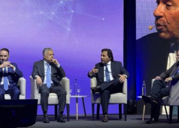 Sáenz reclamó un "blindaje institucional" para la minería y advirtió: "Argentina no genera confianza si cada gobierno ca