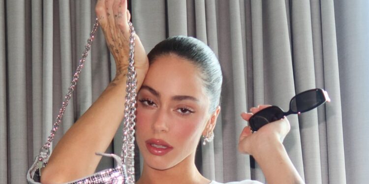 Tini Stoessel reapareció con un look de 10.000 dólares: el millonario mensaje detrás de su regreso a las redes