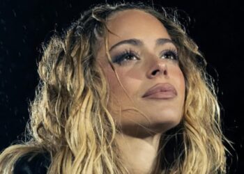 Tini Stoessel volvió a los escenarios en México con mensajes velados y cambios en su show en medio del conflicto familia