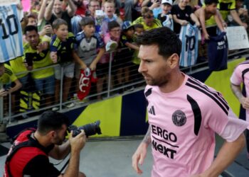 Tras su renuncia a la Selección, Messi vuelve a las canchas en la MLS y se cruza con Martino