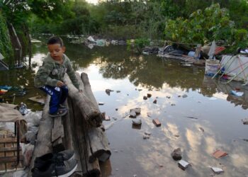 Corrientes bajo el agua: la crecida del Paraná golpea a la capital y ya hay más de 750 evacuados en toda la provincia