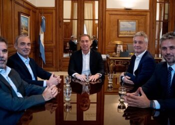 Cumbre entre el PRO y La Libertad Avanza en medio del fastidio macrista por la falta de definiciones electorales