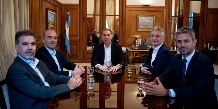 Cumbre entre el PRO y La Libertad Avanza en medio del fastidio macrista por la falta de definiciones electorales