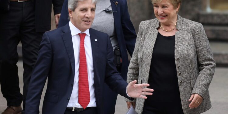 El FMI recortó la proyección de crecimiento para la Argentina y desinfla las metas del Gobierno