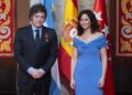 Elecciones en España: Ayuso recibe a Milei en Madrid y la izquierda se rearma en medio de tensiones y fracturas