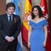 Elecciones en España: Ayuso recibe a Milei en Madrid y la izquierda se rearma en medio de tensiones y fracturas