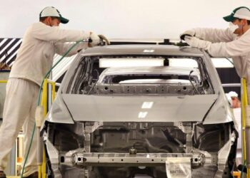 Giro comercial en la industria automotriz: Nissan terceriza su distribución en Argentina con dos peso pesados locales