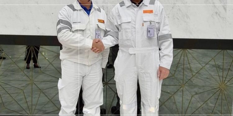 Giro y contradicción en Malvinas: Quirno visitó en Singapur el astillero contratado para reparar el buque del proyecto S